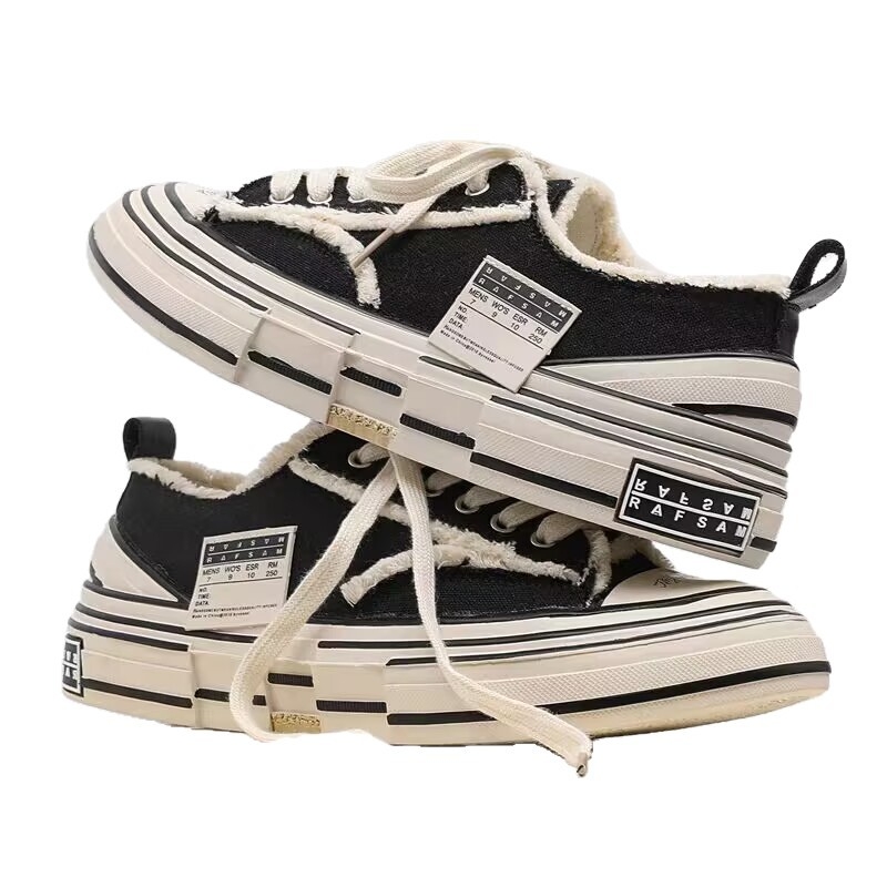 Beggar tenisice - niski vrh; gornji materijal: super vlakna; unutrašnjost: platno; potplat: guma; zatvaranje šniranjem