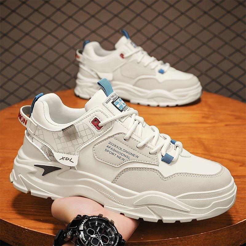 Muške tenisice, prozračna unutarnja mreža, gornji dio od umjetne kože, niski profil, debela PVC đon, vezanje