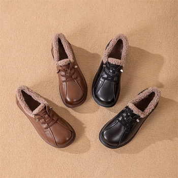 Pantofi femei de iarnă casual, încălziți — talpă antiaderentă, deschidere profundă peste 11 cm, toc mic plat; partea superioară: piele de vită de primă mână, căptușeală din lână, branț velur din lână de oaie.