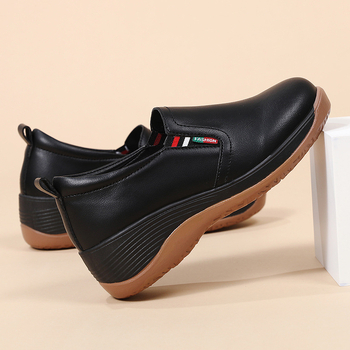 Pantofi dama Slip-On, varf rotund, talpă groasă, exterior din piele sintetică, respirabili