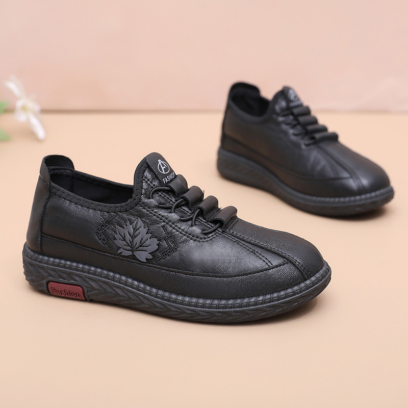 Ženske slip-on ravne cipele – okrugli vrh, gornji dio od sintetičke kože, antislip PVC potplat, niski pet 1–3 cm