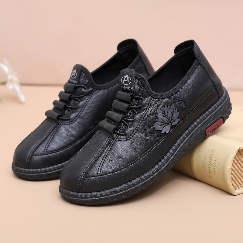 Ženske slip-on ravne cipele – okrugli vrh, gornji dio od sintetičke kože, antislip PVC potplat, niski pet 1–3 cm