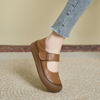 Ženske Mary Jane cipele od prve klase teleće kože, s Velcro zatvaranjem, srednje visoka peta 3–5 cm, zaobljena špička, ulošak od prirodne kože