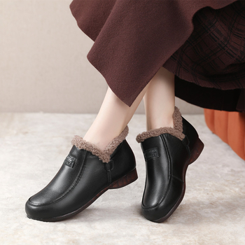 Γυναικείες χειμωνιάτικες μπότες με γνήσιο δέρμα στο άνω μέρος, επένδυση από συνθετική γούνα, χαμηλό ύψος αστραγά, τακούνι 1-3 cm, αντιολισθητική σόλα από καουτσούκ