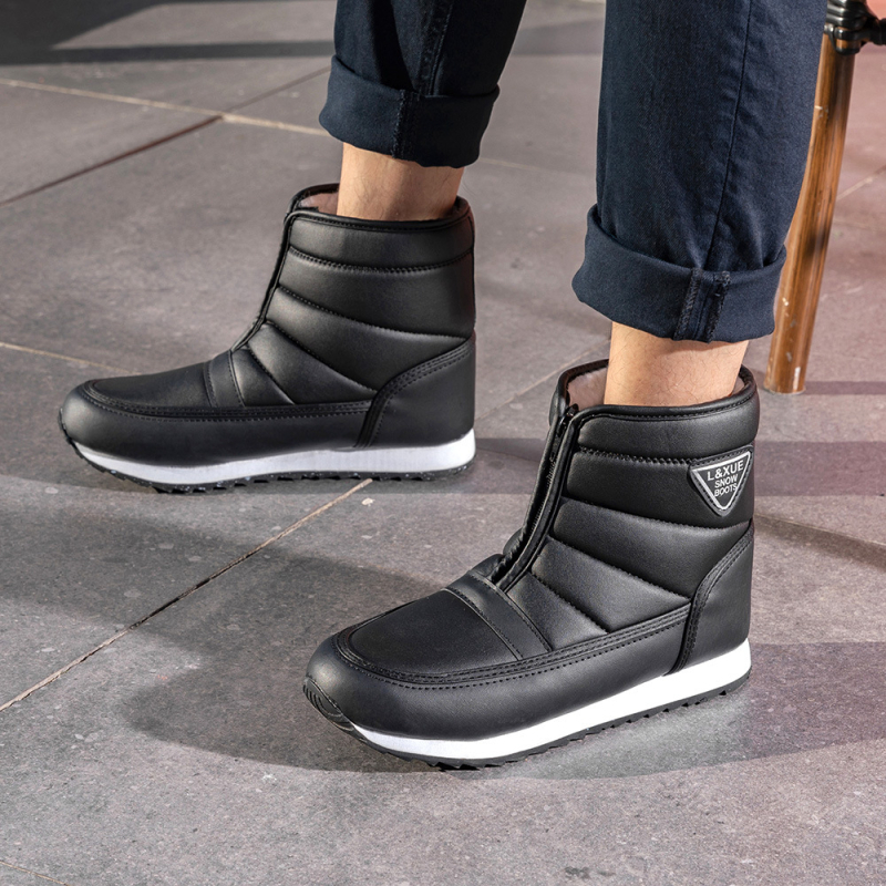 Uniszex téli csizma PU felsőrésszel, gyapjú bélés, középmagas bokánál (7–11 cm), cipzárral zárható, alacsony sarok 1–3 cm