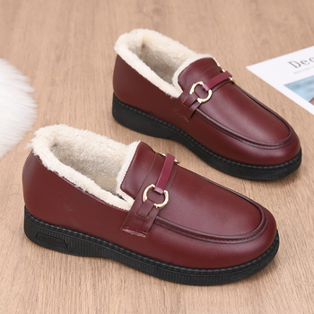 Χειμερινές γυναικείες κοντές μπότες με επάνω μέρος από συνθετικό δέρμα, επένδυση από τεχνητό γούνινο ύφασμα, σόλα PVC, χαμηλός κορμός και τακούνι 1–3 εκ.