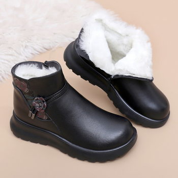 Női téli bokacsizma bőrből és gyapjóból, oldalsó cipzárral, alacsony sarokkal, felsőrész valódi bőrből, gyapjún belső