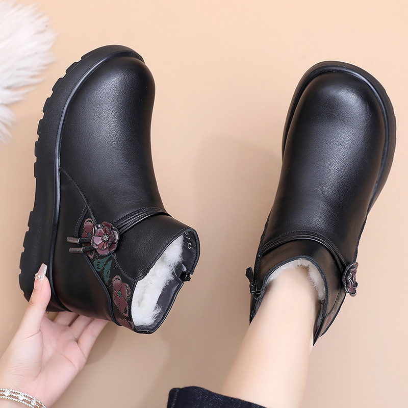 Női téli bokacsizma bőrből és gyapjóból, oldalsó cipzárral, alacsony sarokkal, felsőrész valódi bőrből, gyapjún belső