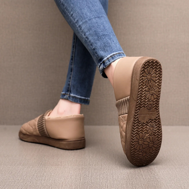 Γυναικείες χειμωνιάτικες παντόφλες από βαμβάκι με επένδυση από ψεύτικη γούνα, PU επάνω μέρος, PVC σόλα, χαμηλό ύψος φτέρνας 1–3 εκ, διατηρούν τη ζεστασιά
