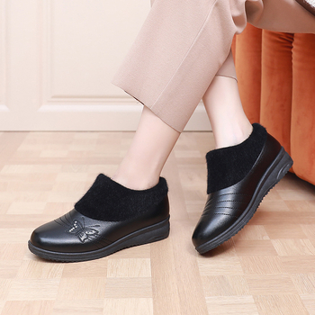 Χειμερινά γυναικεία βαμβακερά παπούτσια με επίπεδο τακούνι, χαμηλό επάνω μέρος, επένδυση από συνθετικό βελούδινο εσωτερικό, σόλα από τένοντα βοδιού