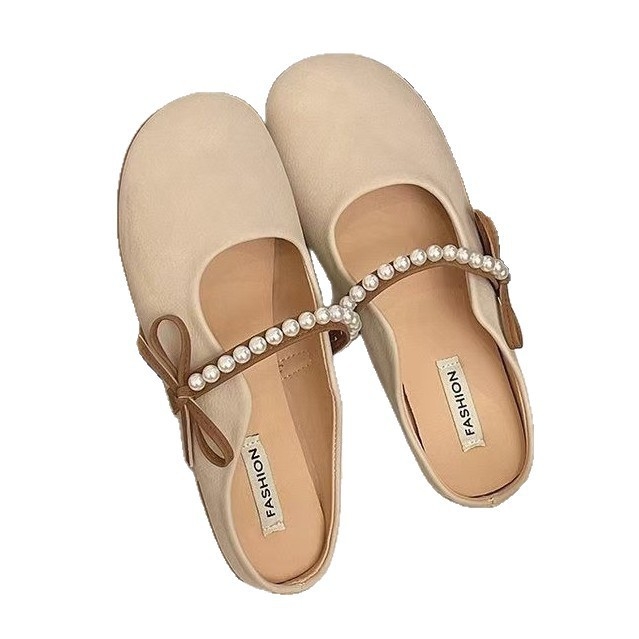 Női gyöngyös részletekkel díszített lapos talpú zárt orrú mules, PVC felsőrész, PVC talp