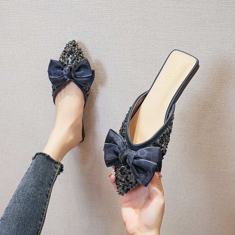Slip-on sandale s kristalima – zatvoren vrh, gornji dio od svile, TPR đon, protuklizne