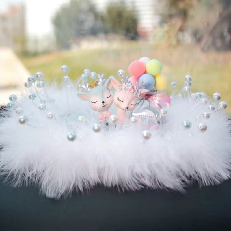 Διακόσμηση αυτοκινήτου με μοτίβο ελάφι για ασφαλή ταξίδια, θήκη αρώματος, μπαλόνι εξομολόγησης, αντιολισθητικό χαλάκι με μαργαριράκια και φτερά • Υλικό: ρητίνη • Στυλ: Μοντέρνο • Λειτουργία: Ευλογία