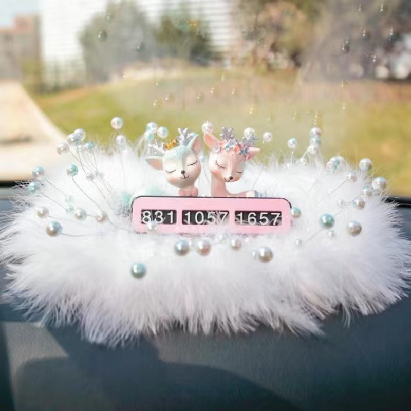 Διακόσμηση αυτοκινήτου με μοτίβο ελάφι για ασφαλή ταξίδια, θήκη αρώματος, μπαλόνι εξομολόγησης, αντιολισθητικό χαλάκι με μαργαριράκια και φτερά • Υλικό: ρητίνη • Στυλ: Μοντέρνο • Λειτουργία: Ευλογία