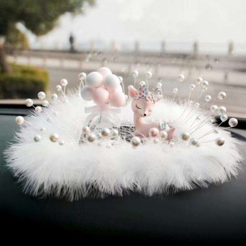 Διακόσμηση αυτοκινήτου με μοτίβο ελάφι για ασφαλή ταξίδια, θήκη αρώματος, μπαλόνι εξομολόγησης, αντιολισθητικό χαλάκι με μαργαριράκια και φτερά • Υλικό: ρητίνη • Στυλ: Μοντέρνο • Λειτουργία: Ευλογία