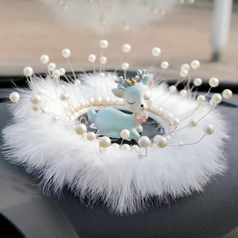 Διακόσμηση αυτοκινήτου με μοτίβο ελάφι για ασφαλή ταξίδια, θήκη αρώματος, μπαλόνι εξομολόγησης, αντιολισθητικό χαλάκι με μαργαριράκια και φτερά • Υλικό: ρητίνη • Στυλ: Μοντέρνο • Λειτουργία: Ευλογία