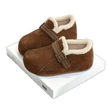 Ženske slip-on papuče s gornjim dijelom od prve kože, unutarnja pamučna podstava, gumeni potplat, debljina potplata 3–5 cm, zaobljena špicu, casual nošenje