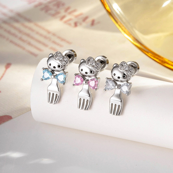 Pīrsingu rotas – kaķa motīvs, kaklaraiša forma, metāls, balts kristāls, dimanta apdare, stils: sievietēm / zīmējums, modelis A-775, rudens 2025