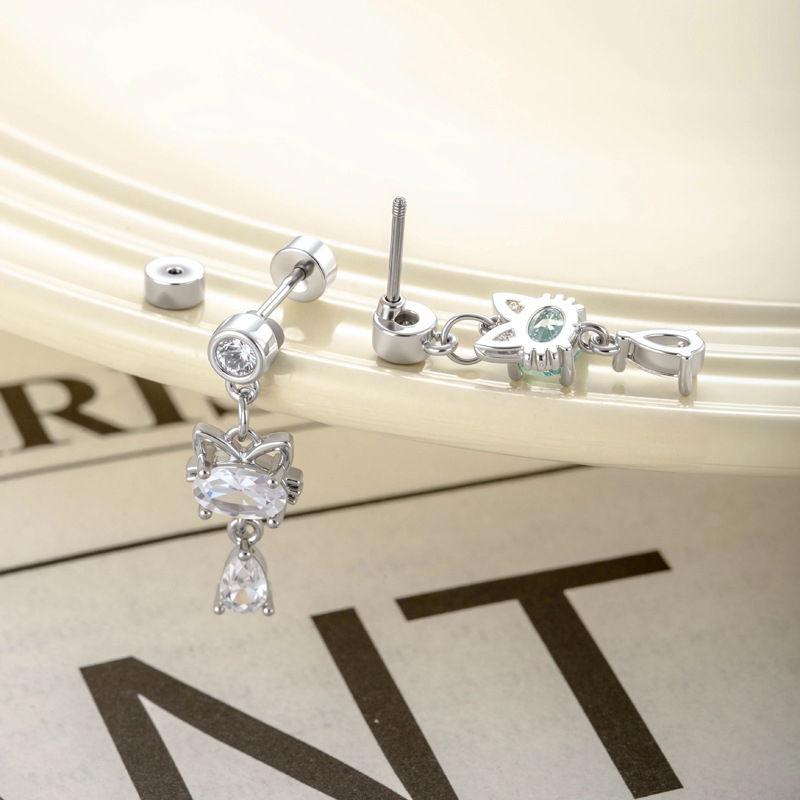 Tojás alakú macskafejű vízcsepp medál cirkóniával, fül piercinghez, fém, modell A-702