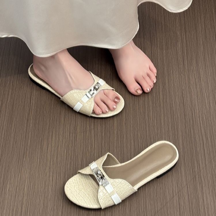 Sieviešu PU slid sandales ar mazu zelta sprādzi — Ikdienas vasaras sandales, PU augšdaļa, PU iekšējā puse, gumijas zole, plakana zole, zoles biezums 0–3 cm