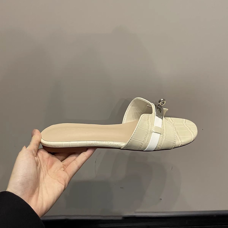 Sieviešu PU slid sandales ar mazu zelta sprādzi — Ikdienas vasaras sandales, PU augšdaļa, PU iekšējā puse, gumijas zole, plakana zole, zoles biezums 0–3 cm