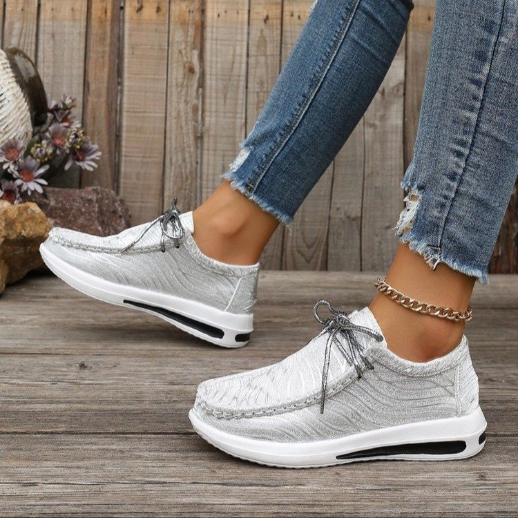 Női casual sportcipő alacsony bokával, lapos talpú, egyszínű, alkalmas túrázásra, tavasz 2025