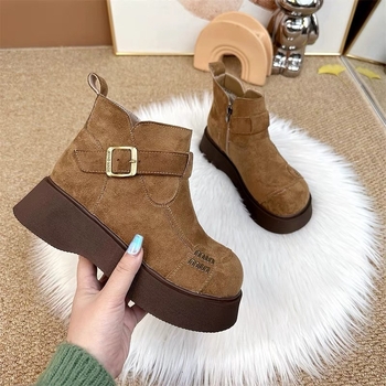 Casual platforme čizme – velur gornji dio, topla plišna podstava, 3–5 cm peta, bočni zatvarač, gumeni potplat
