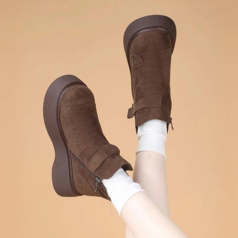 Casual platforme čizme – velur gornji dio, topla plišna podstava, 3–5 cm peta, bočni zatvarač, gumeni potplat