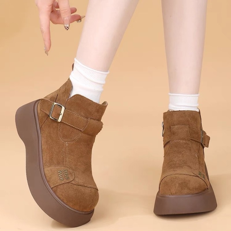 Casual platforme čizme – velur gornji dio, topla plišna podstava, 3–5 cm peta, bočni zatvarač, gumeni potplat