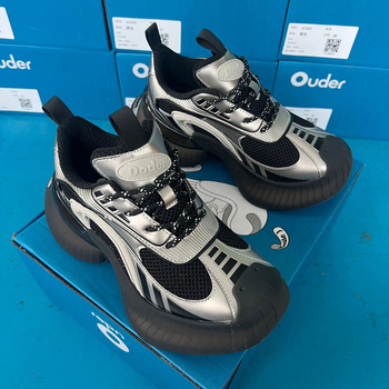 Unisex mokasine s gornjim dijelom od split kože, gumeni potplat, srednji potpetica 3–5 cm, vezanje sprijeda, casual stil