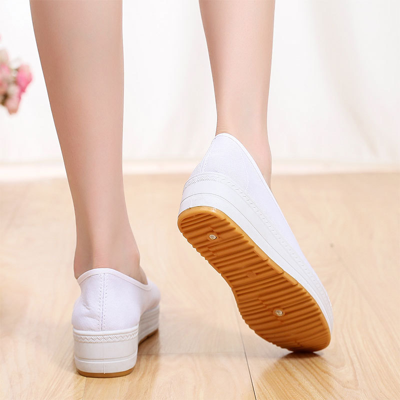 Ženske nurse shoes s debelim potplatom za povećanje visine, gornji dio od pamukastog platna, klinasti pet 3–5 cm, okrugli vrh, tekstilna uložak, uredska obuća