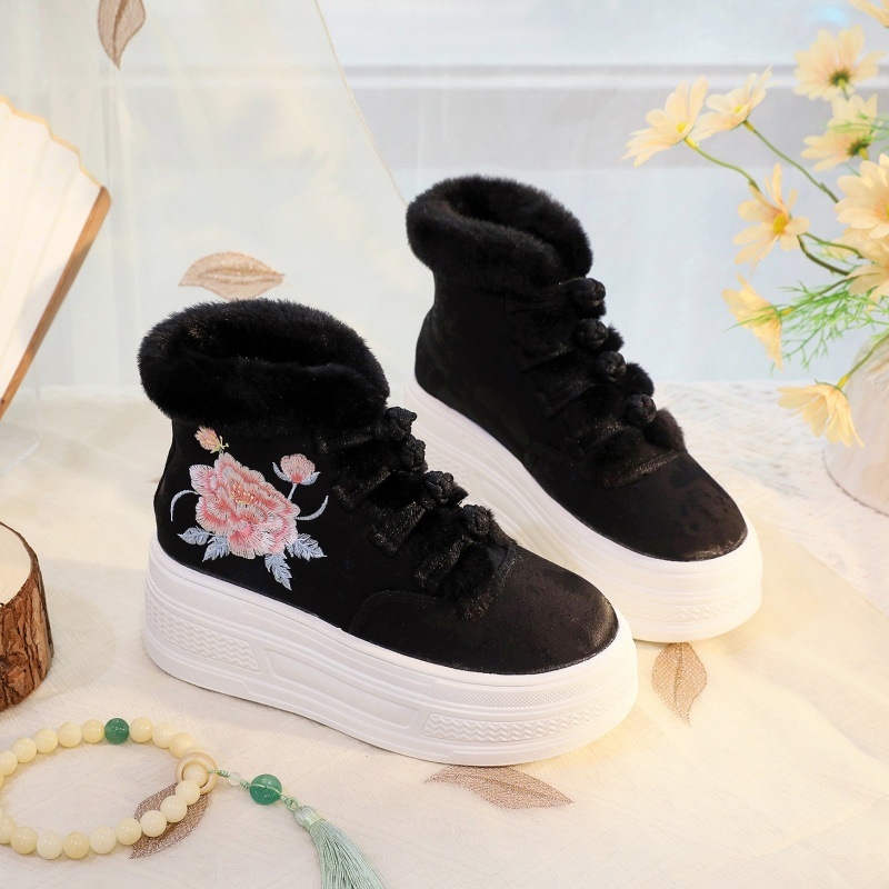 Hanfu inspirirane zimske pletene ženske čizme s cvjetnim vezom, gornji dio od pamuka, PVC potplat, klinasti pet 6–8 cm, kopča s jednim remenom