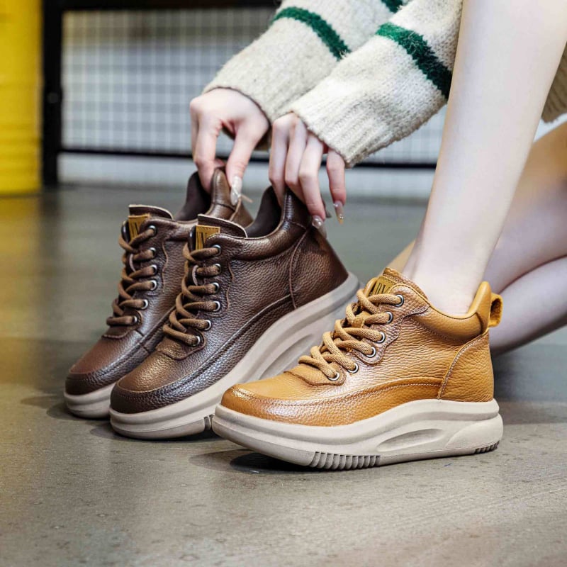 Női magas talpú bőr sportcipő platformtalppal, fűzővel