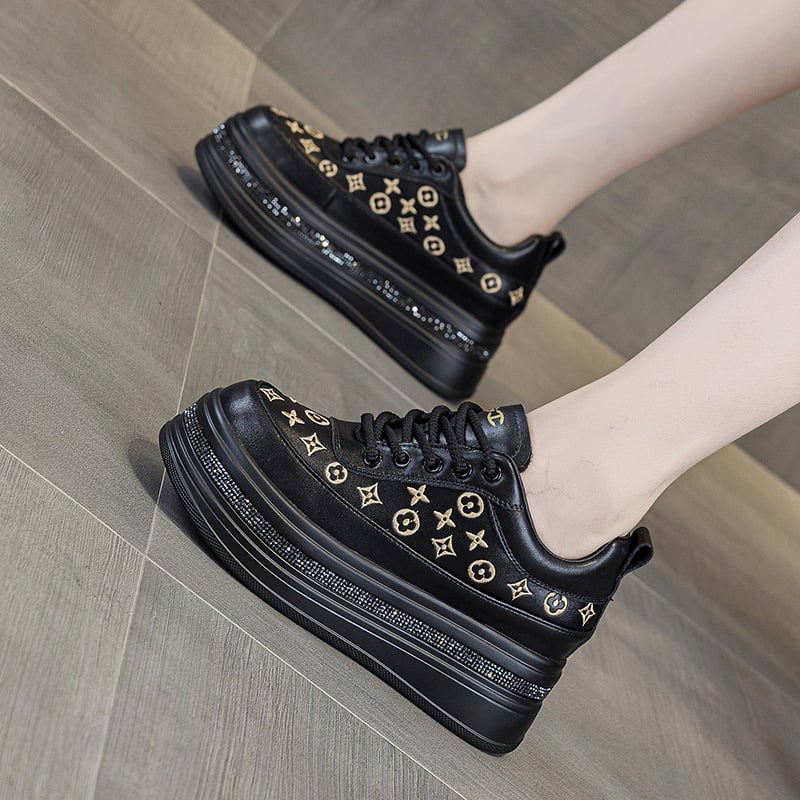 Női platformos vastagtalpú edzőcipő, belső magasság 7 cm, felsőrész split bőr, virágos minta, fűzős