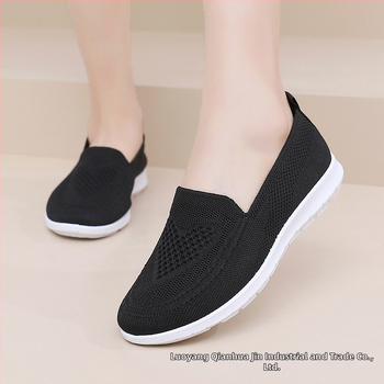 Moteriški kvėpuojantys tinkliniai bateliai slip-on, lengvi kasdieniam naudojimui, apvali nosis, plokščias kulnas, plastikinė padas