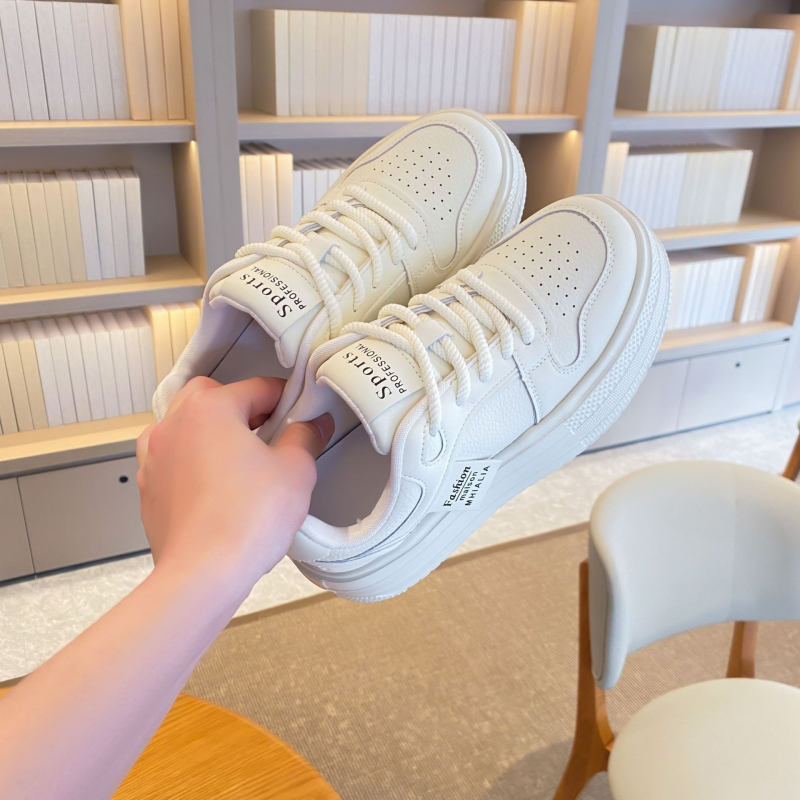 Női valódi bőrből készült sportcipő vastag talppal a magasság növelésére, lélegző, elöl fűzővel