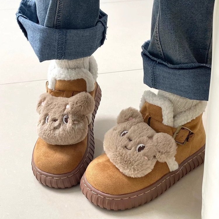 Cizme de zăpadă mid-top, partea superioară din nubuk de piele de vițel, căptușeală din pluș sintetic, branț din blană sintetică, talpă din cauciuc cu grosime mare