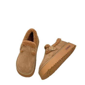 Sieviešu ziemas zābaki ar augstu augšu, sintētiska āda, bieza gumijas zole, silta mākslīgā kažokāde iekšējā odere, šņorēšanas aizdare