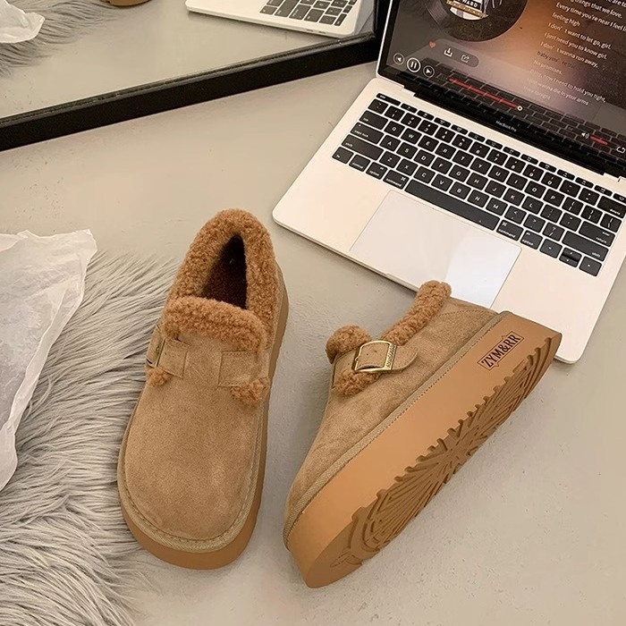 Sieviešu ziemas zābaki ar augstu augšu, sintētiska āda, bieza gumijas zole, silta mākslīgā kažokāde iekšējā odere, šņorēšanas aizdare