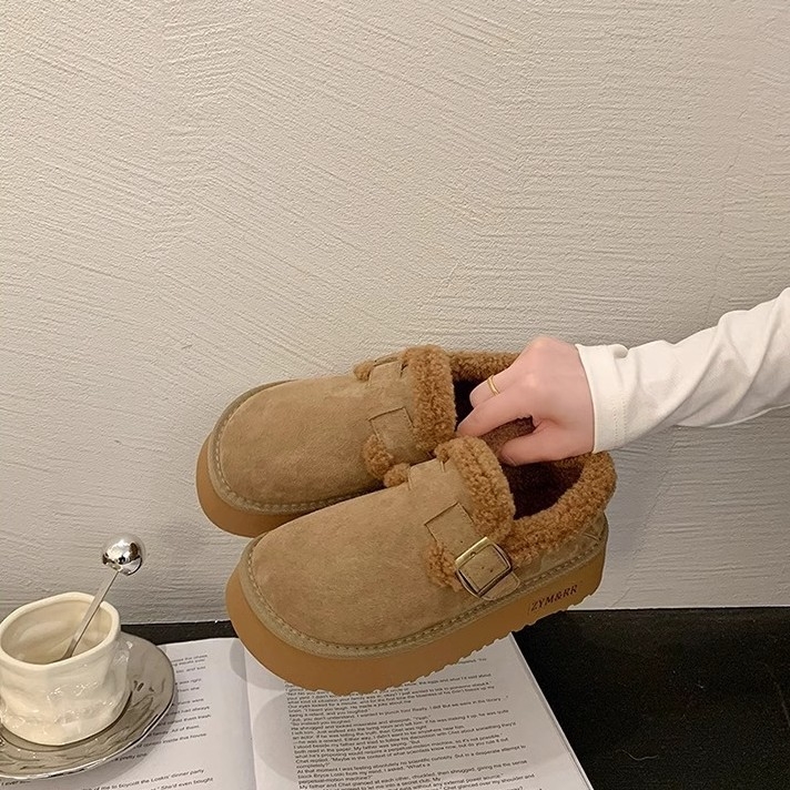 Sieviešu ziemas zābaki ar augstu augšu, sintētiska āda, bieza gumijas zole, silta mākslīgā kažokāde iekšējā odere, šņorēšanas aizdare