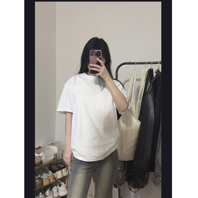 Dvodijelni ženski casual set: poliester T‑shirt i šorc, gradski stil, ljeto 2023