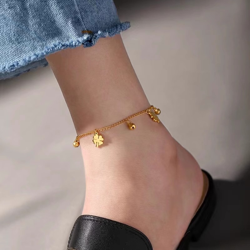Anklet od titanij čelika s četverolisnim listom i zvončićem, starinski stil, nišni dizajn