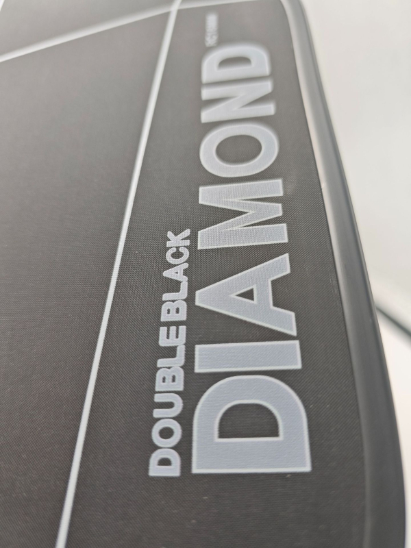 Sharp Movement pickleball reketa iz serije Double Black Diamond, Toray T700 karbonsko vlakno, toplo presovana, 225 g