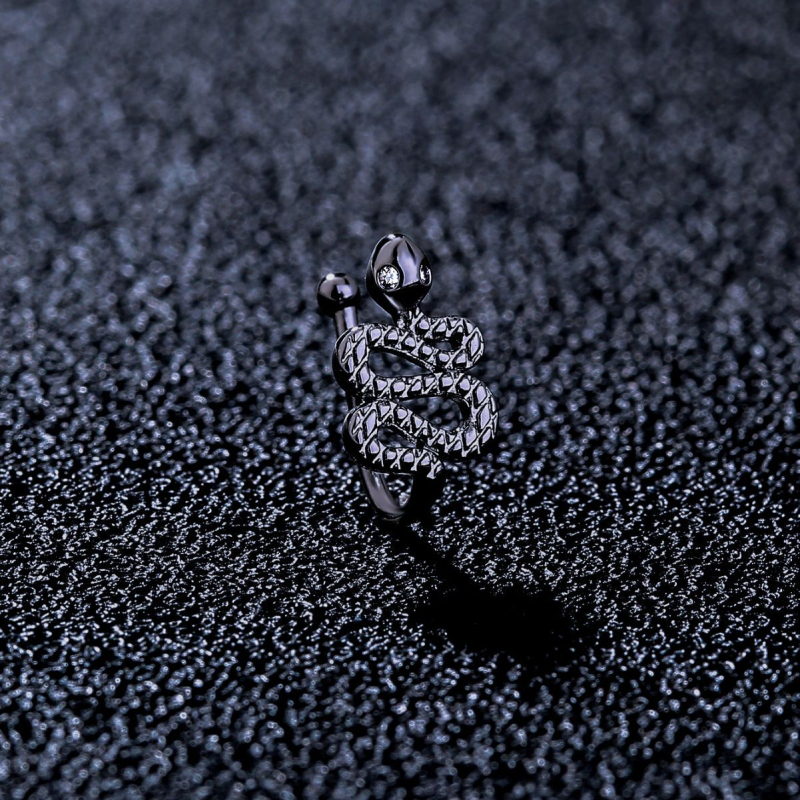 Hamis orrgyűrű – U-alakú kígyó dizájn, mikrobevonatos cirkónia, rézből készült alap, elektroplakolással bevont, nőies stílus