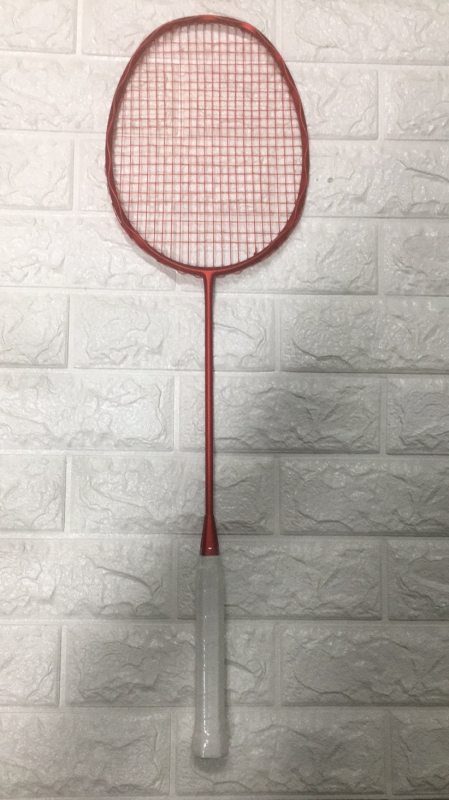 Zernik badminton palica s karbonskim okvirom, težina 80–84 g, debljina držača G5, pravolinijski udar, najlonske strune