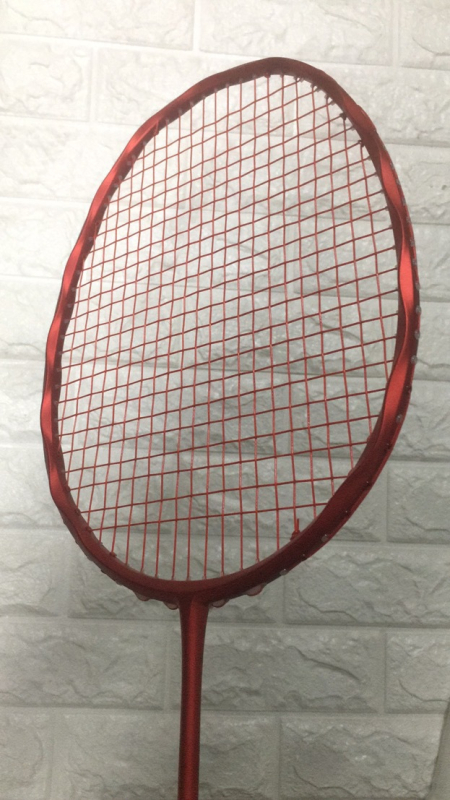 Zernik badminton palica s karbonskim okvirom, težina 80–84 g, debljina držača G5, pravolinijski udar, najlonske strune