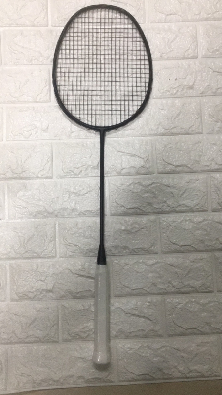 Zernik badminton palica s karbonskim okvirom, težina 80–84 g, debljina držača G5, pravolinijski udar, najlonske strune