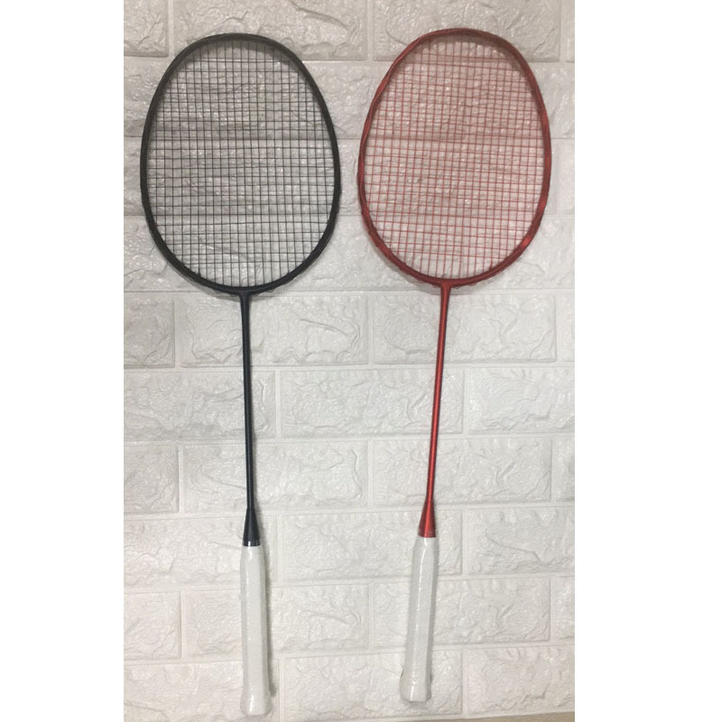 Zernik badminton palica s karbonskim okvirom, težina 80–84 g, debljina držača G5, pravolinijski udar, najlonske strune