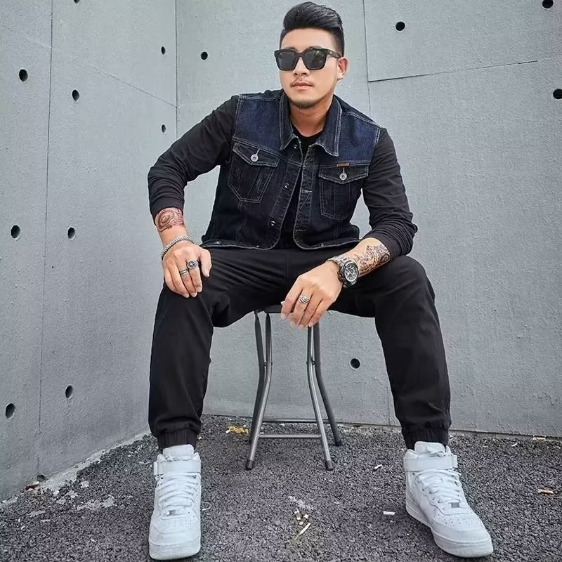 Férfi pamut munkás mellény, laza szabás, ujj nélküli, kardigán-stílusú, dupla előrész zárás, oldalsó zsebek, téli viselet