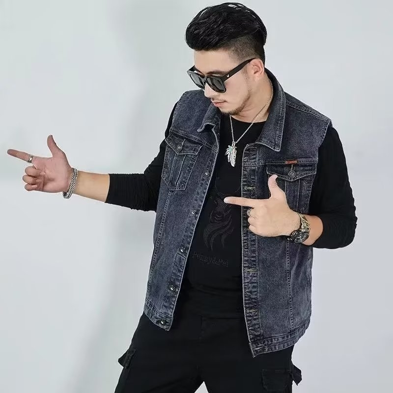 Férfi pamut munkás mellény, laza szabás, ujj nélküli, kardigán-stílusú, dupla előrész zárás, oldalsó zsebek, téli viselet